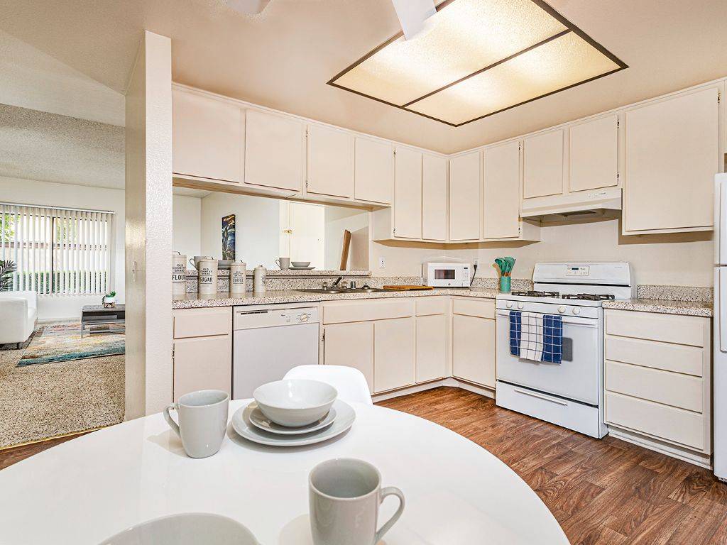 Apartments for Rent near UCR Summer Meadows Photos